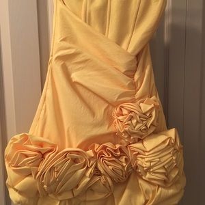 Homecoming/Prom Formal Jessica McClintock size 6- yellow…